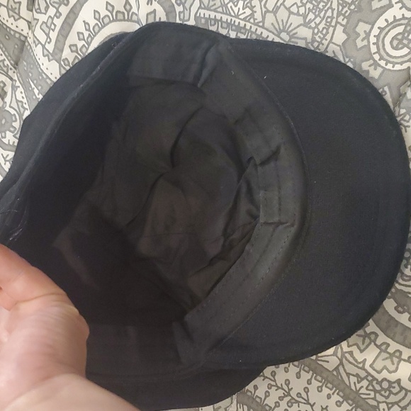 Black hat🖤 - Picture 3 of 4